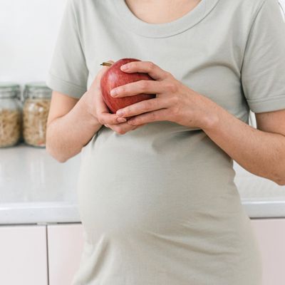 Холин в рационе будущих мам: почему беременным следует употреблять витамин В4
