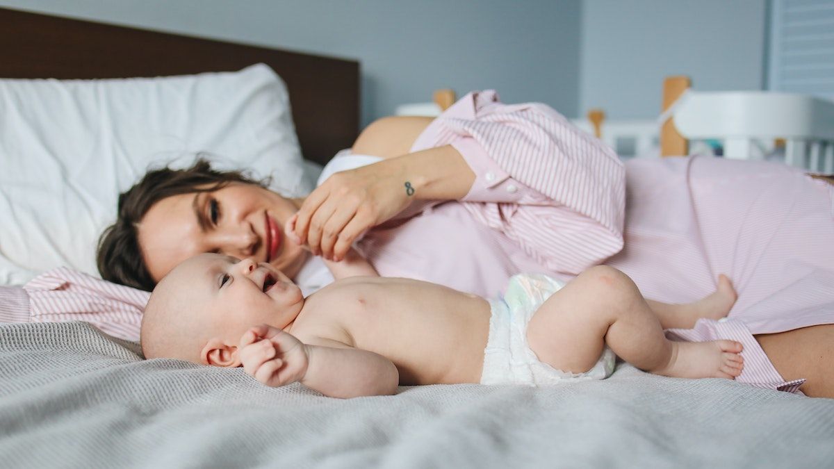 Почему младенцам опасно спать с родителями Почему младенцам опасно спать с родителями