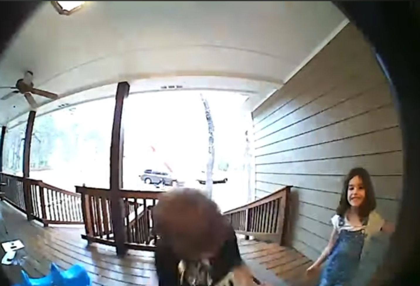 Дети безобразничают перед камерой: милое видео Дети безобразничают перед камерой: милое видео