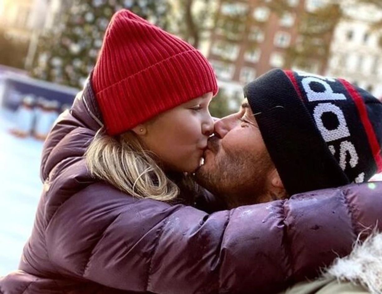 Поцілунки дітей у губи: яка може бути небезпека Поцілунки дітей у губи: яка може бути небезпека