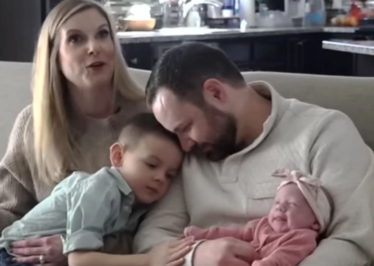 Перша дівчинка за 13 поколінь Перша дівчинка за 13 поколінь