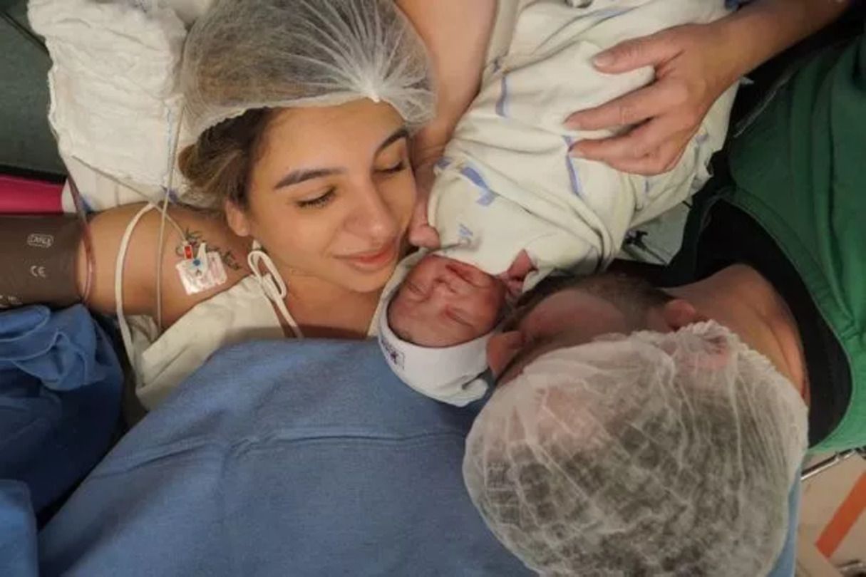 Мама и дочь родили в один день Мама и дочь родили в один день