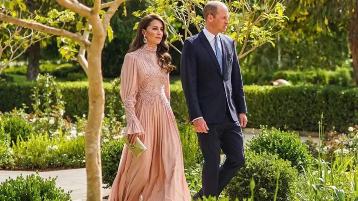 Почему дети принца и принцессы ходят в школу в субботу Почему дети принца и принцессы ходят в школу в субботу