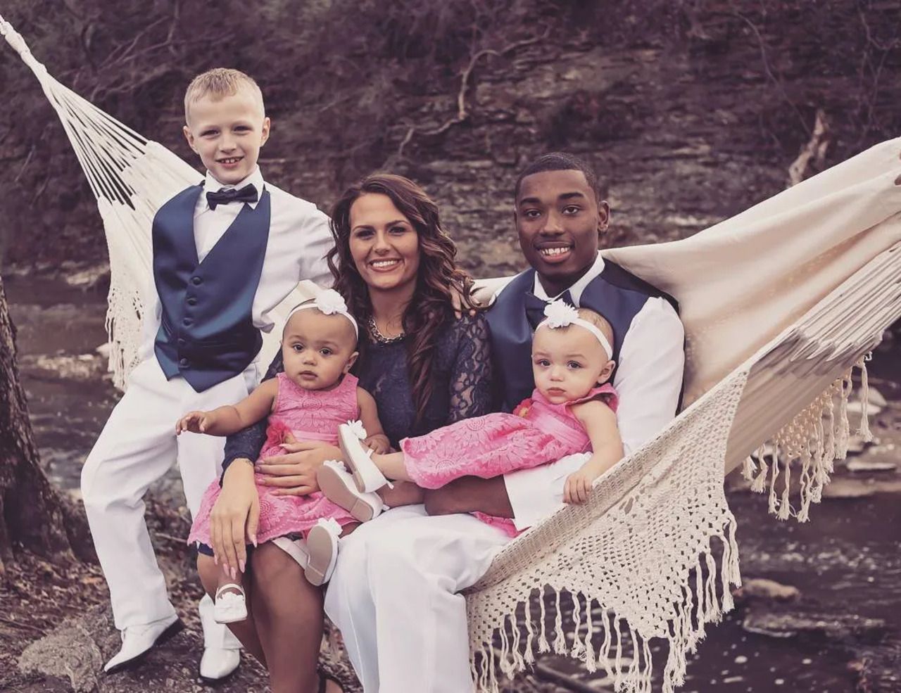 Близнецы с разным цветом кожи Близнецы с разным цветом кожи