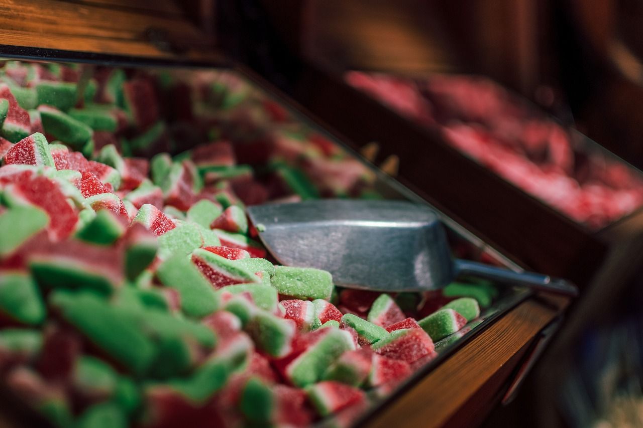 Как научить детей есть меньше сладкого Как научить детей есть меньше сладкого