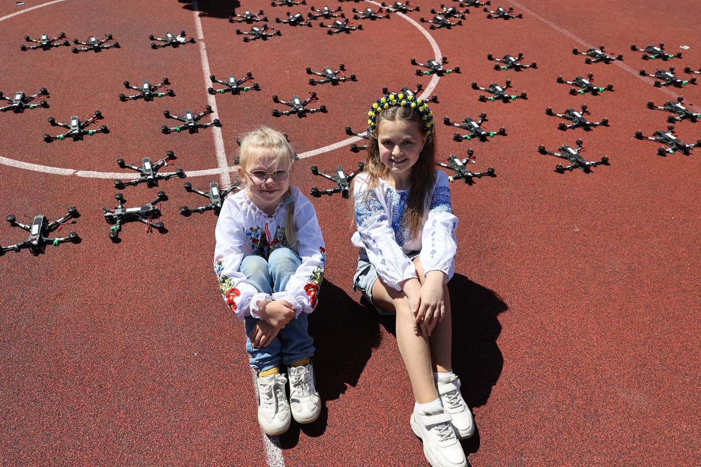 Львівські школярі зібрали кошти на 154 дрони Львівські школярі зібрали кошти на 154 дрони