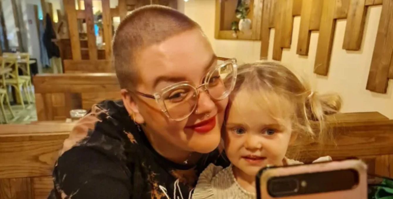 Эчика со своей дочерью Эчика со своей дочерью