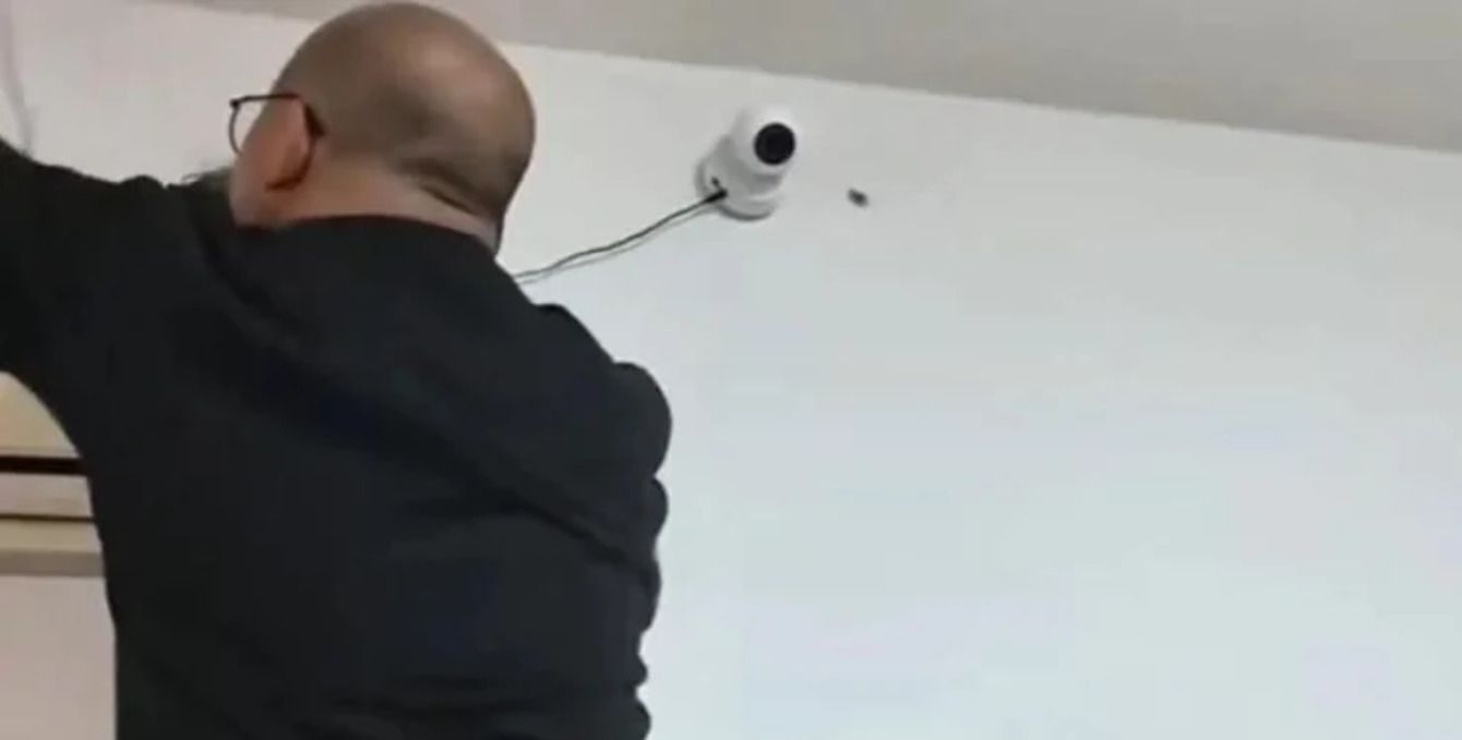 Родители 6 лет следили за сыном Родители 6 лет следили за сыном