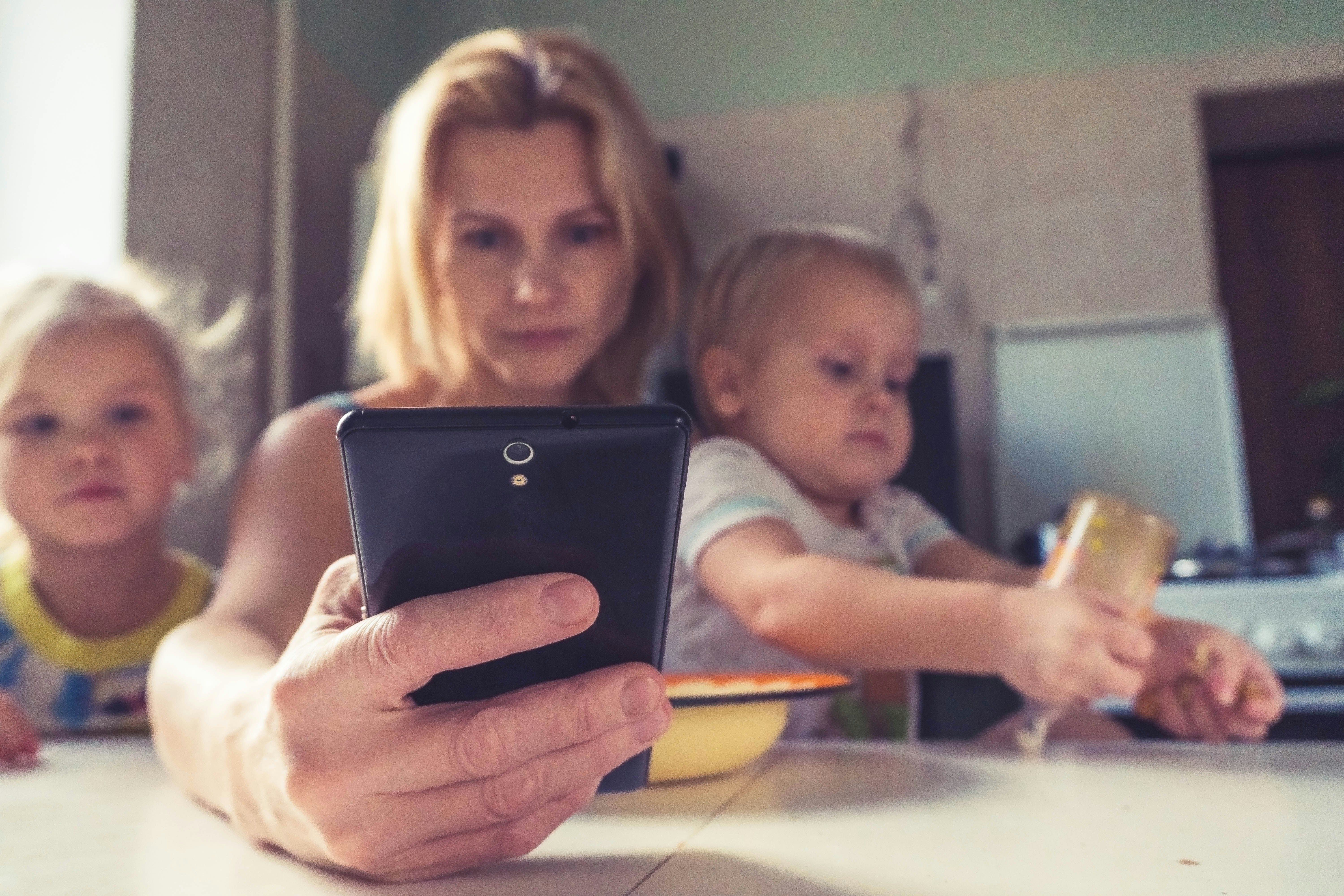 Як діти взаємодіють з роботами Як діти взаємодіють з роботами