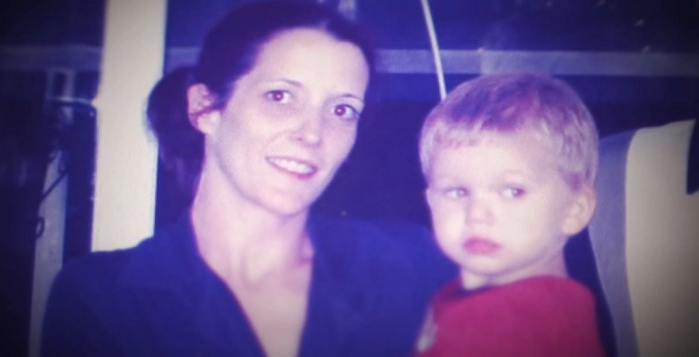 Кейд шокував батьків своїм "попереднім життям" Кейд шокував батьків своїм "попереднім життям"